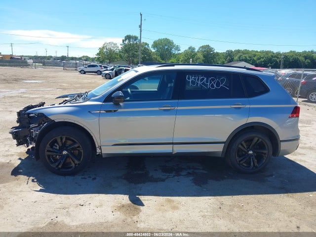 Продаж на аукціоні авто 2023 Volkswagen Tiguan 2.0t Se R-line Black, vin: 3VV8B7AX4PM027292, номер лоту: 45424802