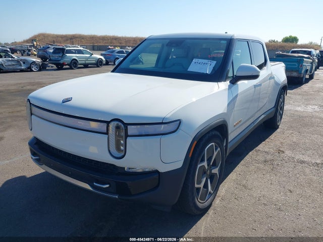 Rivian R1t Adventure 2022 7FCTGAAA3NN013254 Image 2