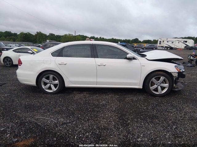 2015 Volkswagen Passat 1.8t Limited Edition მანქანა იყიდება აუქციონზე, vin: 1VWAS7A30FC105951, აუქციონის ნომერი: 45424989