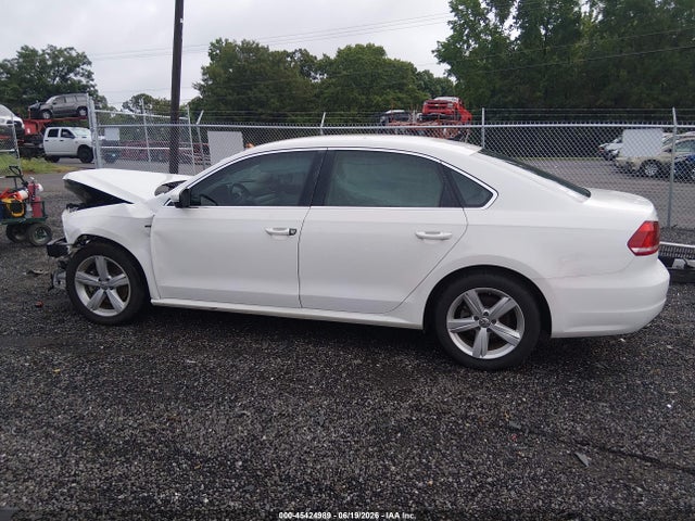 2015 Volkswagen Passat 1.8t Limited Edition მანქანა იყიდება აუქციონზე, vin: 1VWAS7A30FC105951, აუქციონის ნომერი: 45424989