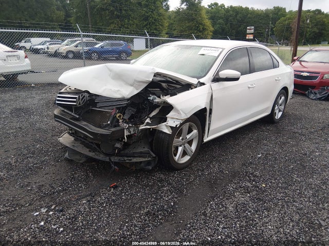 2015 Volkswagen Passat 1.8t Limited Edition მანქანა იყიდება აუქციონზე, vin: 1VWAS7A30FC105951, აუქციონის ნომერი: 45424989