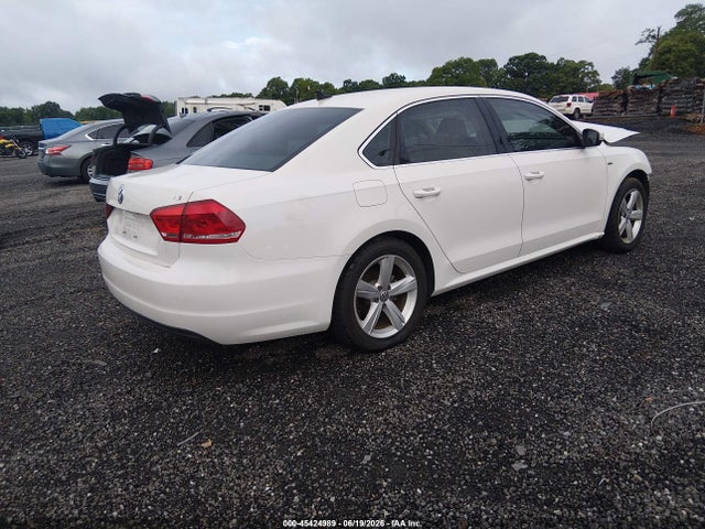 2015 Volkswagen Passat 1.8t Limited Edition მანქანა იყიდება აუქციონზე, vin: 1VWAS7A30FC105951, აუქციონის ნომერი: 45424989