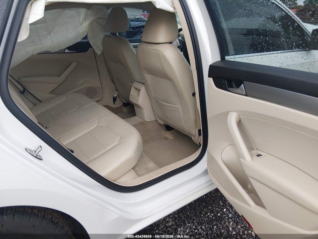2015 Volkswagen Passat 1.8t Limited Edition მანქანა იყიდება აუქციონზე, vin: 1VWAS7A30FC105951, აუქციონის ნომერი: 45424989