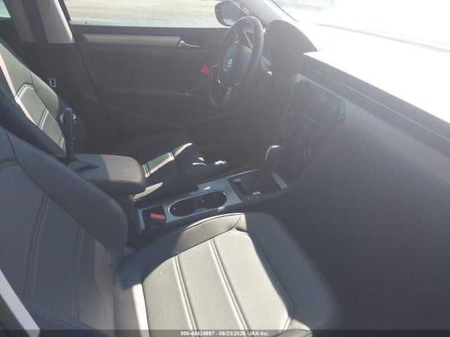 1VWSA7A33MC010272 Volkswagen Passat 2.0t Se