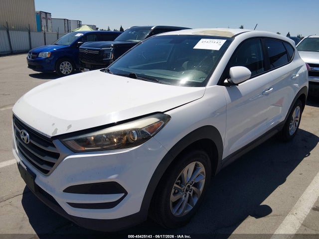 Hyundai TUCSON SE 2018 KM8J23A43JU710453 Image 2