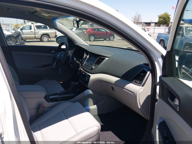 KM8J23A43JU710453 Hyundai TUCSON SE