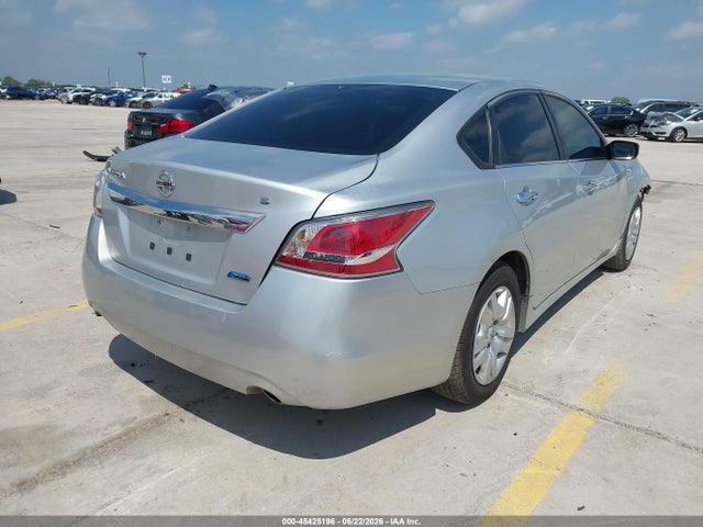 Nissan Altima 2.5 S 2014 1N4AL3AP7EN222513 Image 4