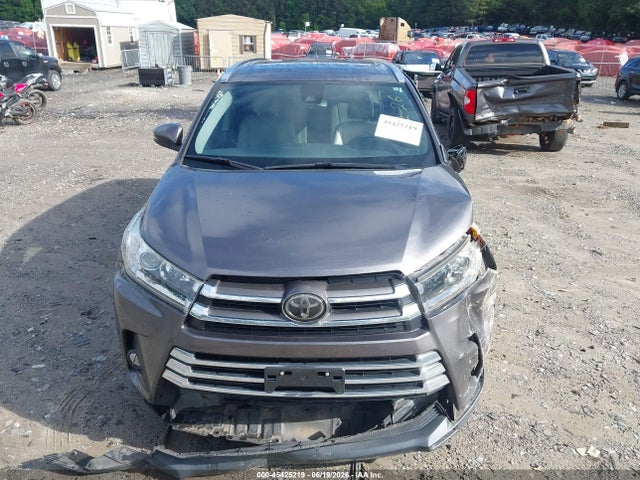 Toyota Highlander Limited 2018 5TDYZRFH9JS243606 Image 12