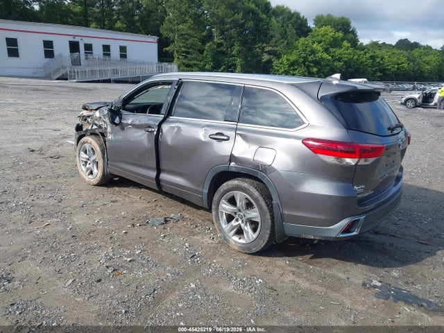 Toyota Highlander Limited 2018 5TDYZRFH9JS243606 Image 3