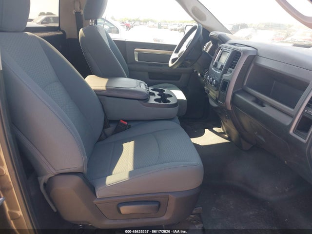 45425237 :رقم المزاد ، 3C6JR6DG5HG764722 vin ، 2017 Ram 1500 Tradesman  4x2 8' Box مزاد بيع