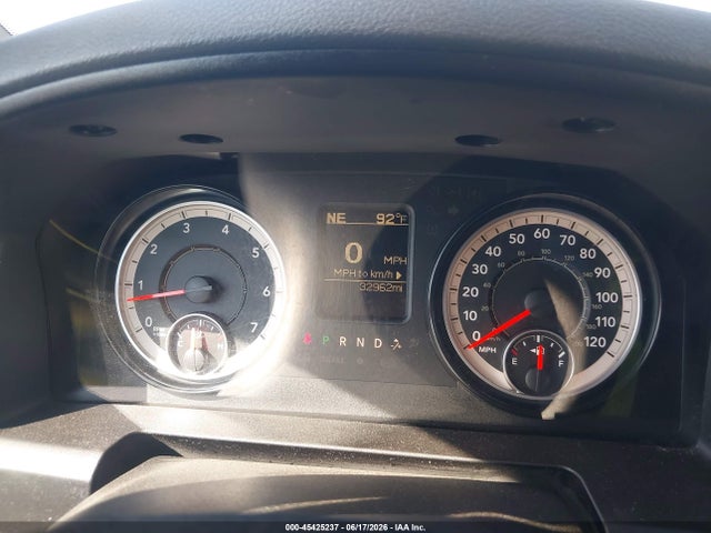 45425237 :رقم المزاد ، 3C6JR6DG5HG764722 vin ، 2017 Ram 1500 Tradesman  4x2 8' Box مزاد بيع