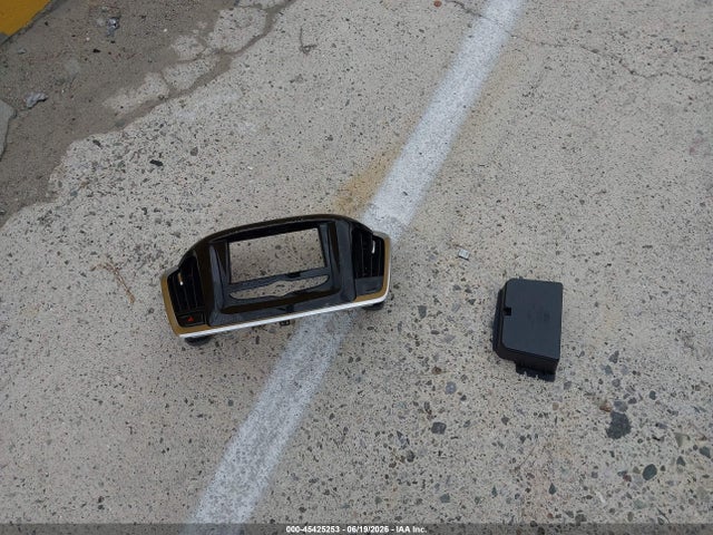 1GNERFKW6PJ324498 Chevrolet Traverse Fwd Ls