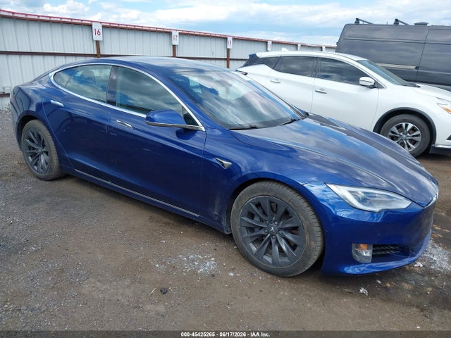45425265 :رقم المزاد ، 5YJSA1E26LF415416 vin ، 2020 Tesla Model S مزاد بيع