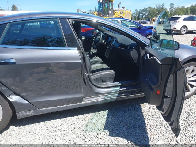 45425268 :رقم المزاد ، 5YJSA1E25HF231057 vin ، 2017 Tesla Model S 100d/60d/75d/90d/p100d مزاد بيع