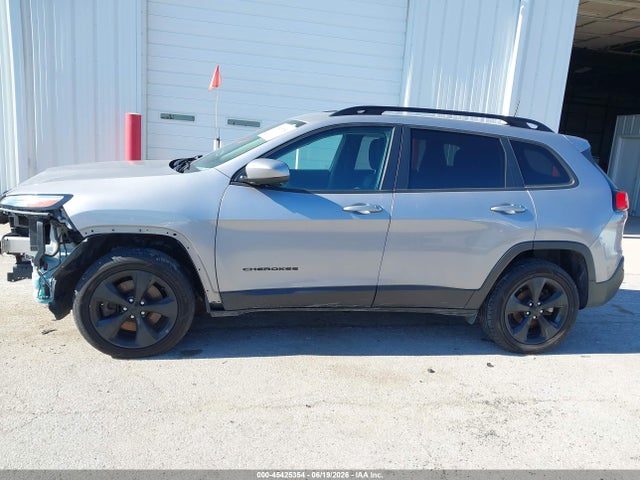 Продажа на аукционе авто 2018 Jeep Cherokee Latitude Fwd, vin: 1C4PJLCB4JD540066, номер лота: 45425354