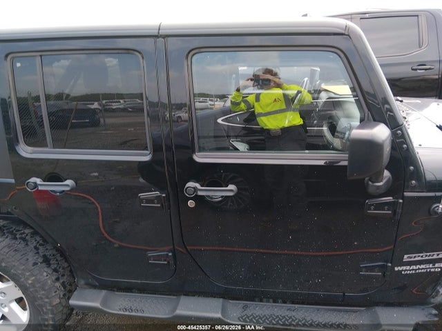 2015 Jeep Wrangler Unlimited Sport მანქანა იყიდება აუქციონზე, vin: 1C4BJWDGXFL577724, აუქციონის ნომერი: 45425357