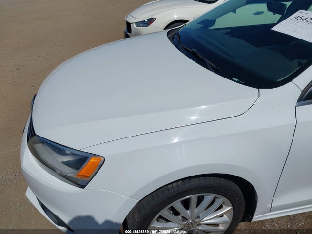 3VWL17AJ5EM441957 Volkswagen Jetta 1.8t Sel