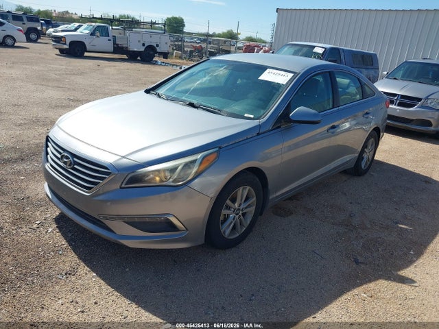 Hyundai SONATA SE 2015 5NPE24AF0FH240817 Image 2