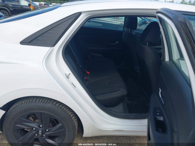 5NPLM4AG1PH117393 Hyundai ELANTRA SEL