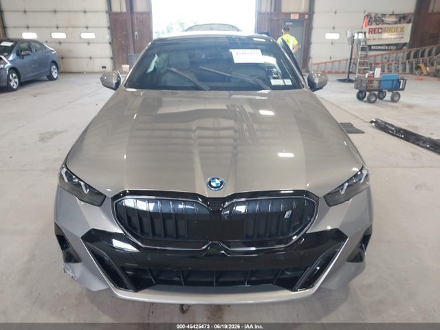 WBY33FK04RCP97271 BMW I5 Edrive40