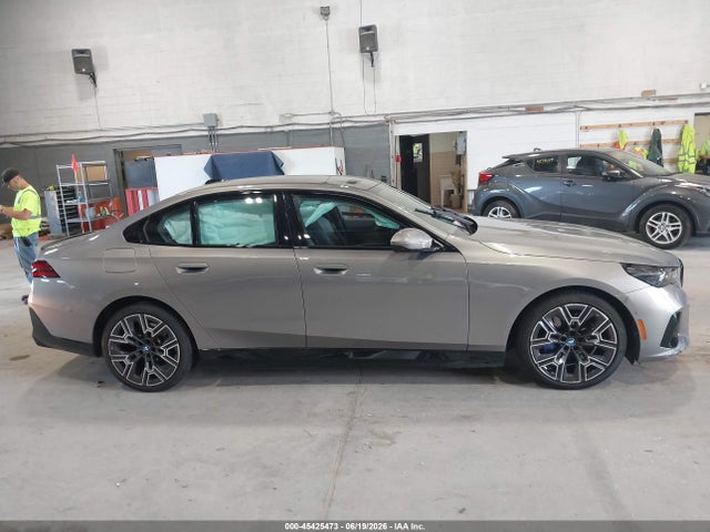 WBY33FK04RCP97271 BMW I5 Edrive40