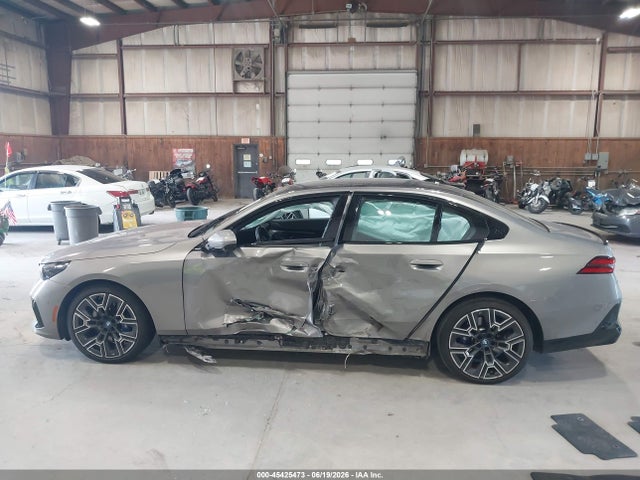 WBY33FK04RCP97271 BMW I5 Edrive40