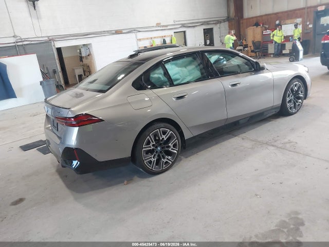 WBY33FK04RCP97271 BMW I5 Edrive40