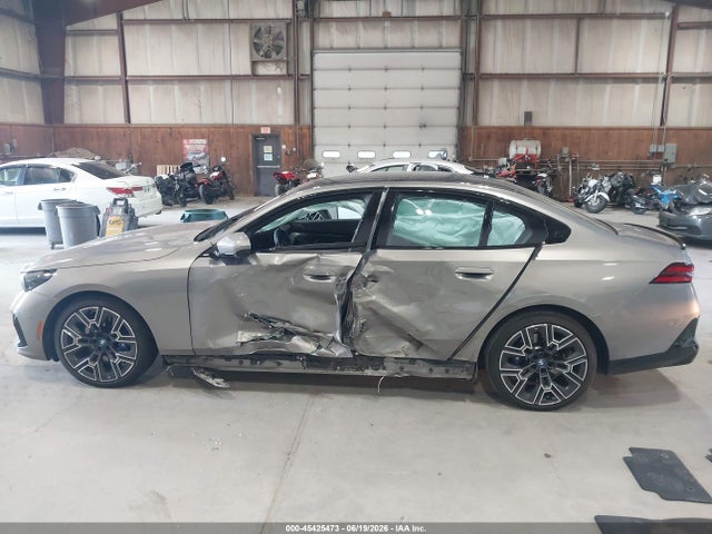 WBY33FK04RCP97271 BMW I5 Edrive40