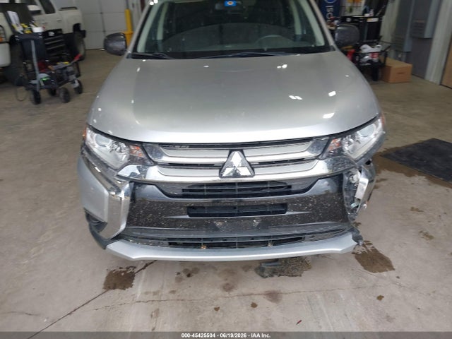 Продажа на аукционе авто 2018 Mitsubishi Outlander Es, vin: JA4AZ3A33JZ058275, номер лота: 45425504