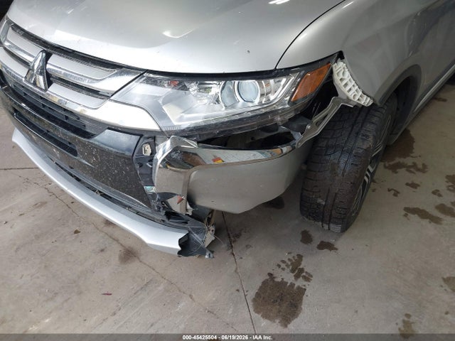 Продажа на аукционе авто 2018 Mitsubishi Outlander Es, vin: JA4AZ3A33JZ058275, номер лота: 45425504