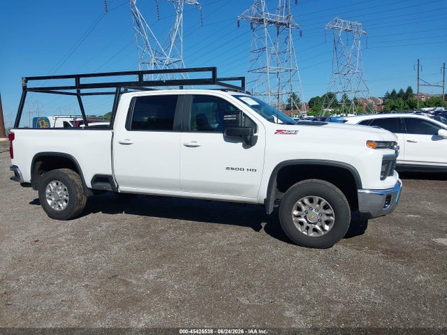 2GC4YNE77R1102250 Chevrolet Silverado 2500hd 4wd Standard Bed Lt