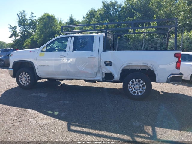 2GC4YNE77R1102250 Chevrolet Silverado 2500hd 4wd Standard Bed Lt