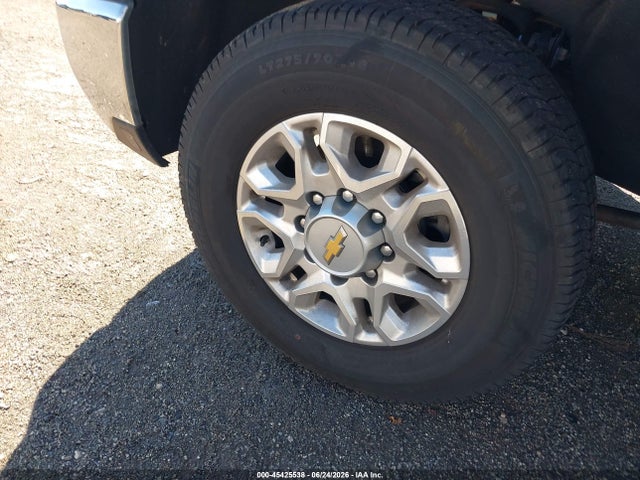 2GC4YNE77R1102250 Chevrolet Silverado 2500hd 4wd Standard Bed Lt