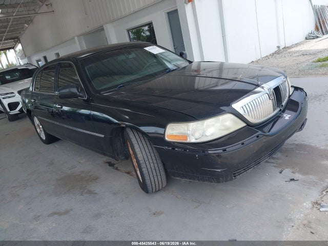 Продаж на аукціоні авто 2011 Lincoln Town Car Executive L, vin: 2LNBL8EV6BX762882, номер лоту: 45425543