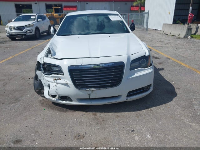 45425563 :رقم المزاد ، 2C3CCABG5EH307109 vin ، 2014 Chrysler 300 300s مزاد بيع