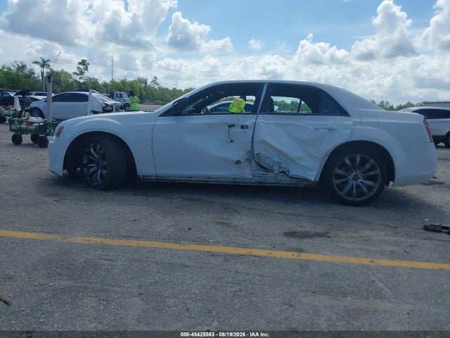 45425563 :رقم المزاد ، 2C3CCABG5EH307109 vin ، 2014 Chrysler 300 300s مزاد بيع