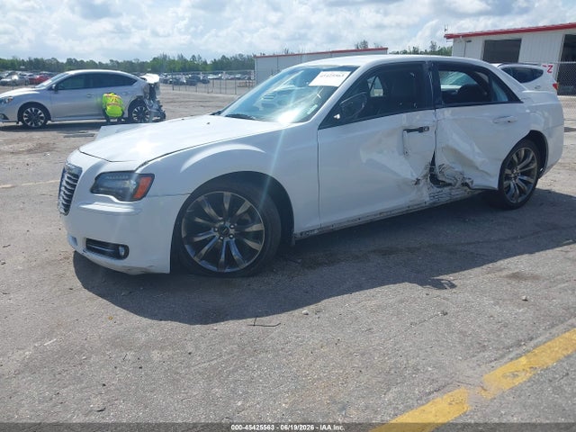 45425563 :رقم المزاد ، 2C3CCABG5EH307109 vin ، 2014 Chrysler 300 300s مزاد بيع