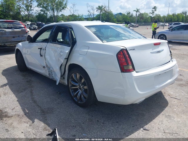 45425563 :رقم المزاد ، 2C3CCABG5EH307109 vin ، 2014 Chrysler 300 300s مزاد بيع
