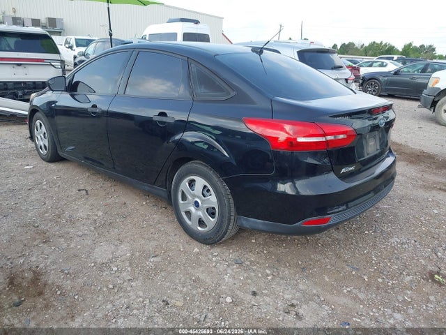 45425693 :رقم المزاد ، 1FADP3E2XGL383341 vin ، 2016 Ford Focus S مزاد بيع