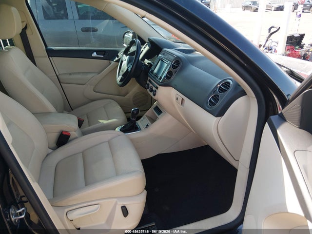 Продажа на аукционе авто 2016 Volkswagen Tiguan Se, vin: WVGAV7AX5GW528324, номер лота: 45425746