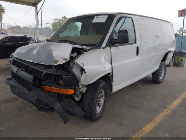 Chevrolet Express 2500 Work Van 2016 1GCWGAFF5G1120243 Image 2
