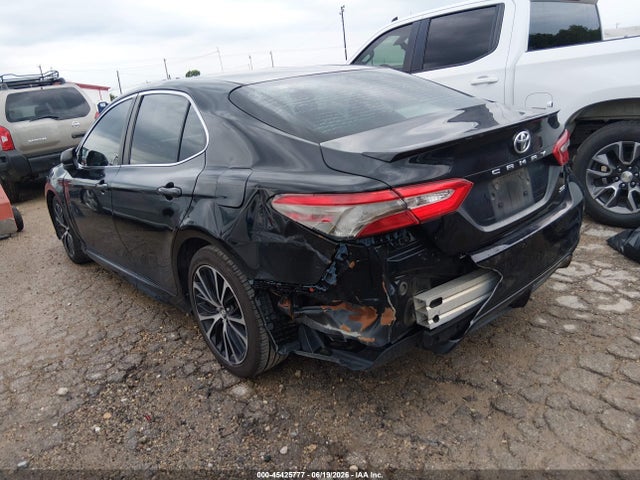 4T1B11HK5JU066812 Toyota CAMRY SE