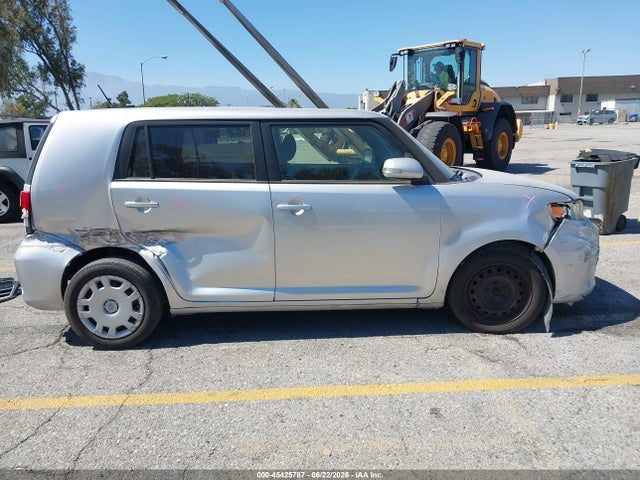 Scion XB 2014 JTLZE4FE5EJ052331 Image 13