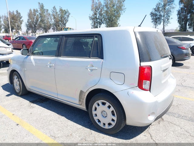 Scion XB 2014 JTLZE4FE5EJ052331 Image 3
