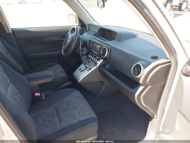 JTLZE4FE5EJ052331 Scion XB