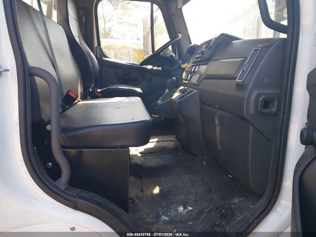 1FVACWFC2SHVS1150 Freightliner M2 106