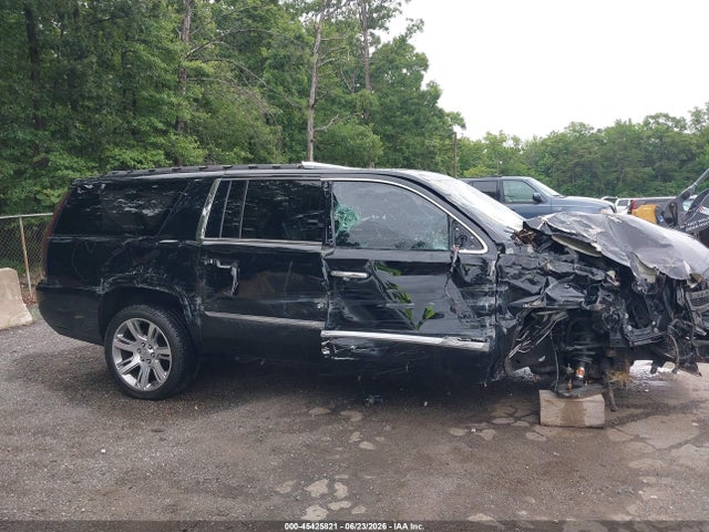 Продажа на аукционе авто 2017 Cadillac Escalade Esv Premium Luxury, vin: 1GYS4JKJ9HR400102, номер лота: 45425821