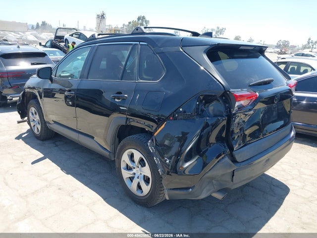 Toyota RAV4 LE 2021 2T3H1RFV1MC167607 Image 3