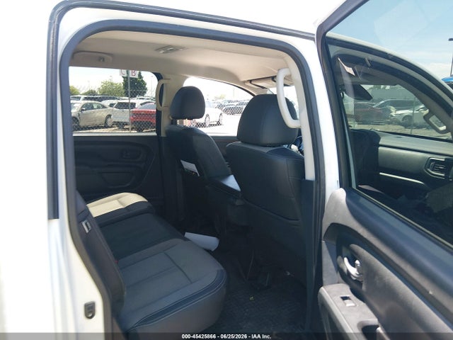 1N6AA1EC3LN510616 Nissan Titan S 4x4
