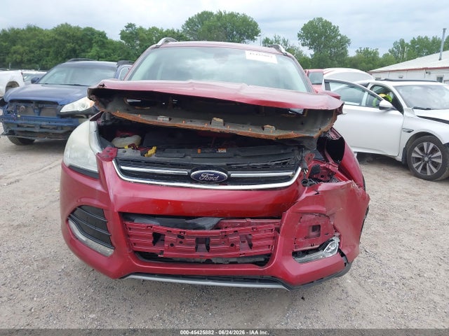 1FMCU9J92EUB87644 Ford Escape Titanium